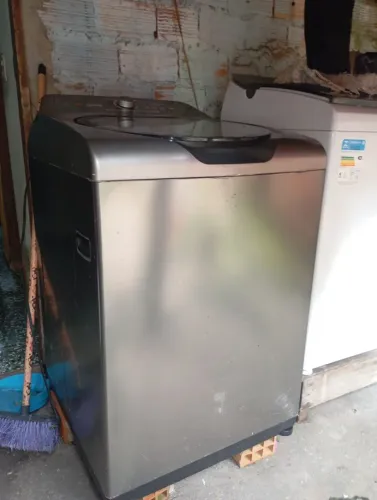 Vendo máquina de lavar Brastemp 15 kl com avaria mas com orçadas novas 