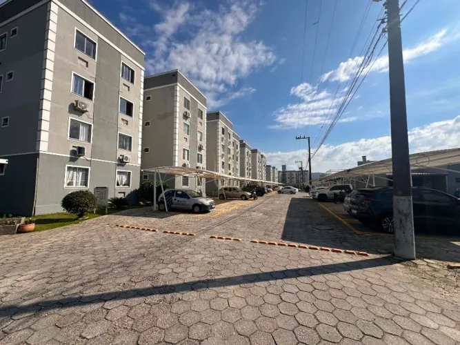 Apartamento com 2 quartos em Balneário Camboriú