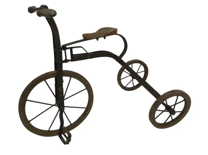 Bicicleta Triciclo - Magnifica e incomum obra de arte.