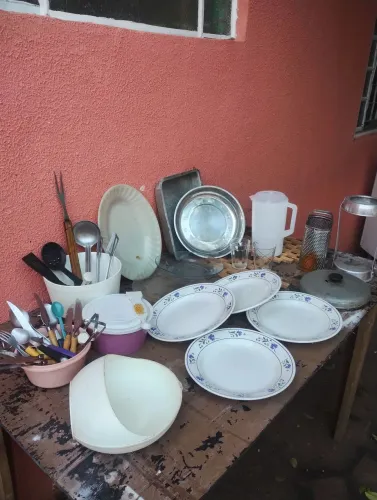 Vasilhas tudo por 100 reais 