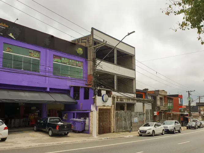 Sobreloja na Avenida Arquiteto Vilanova Artigas, 215 - Sobreloja 1 250 m²