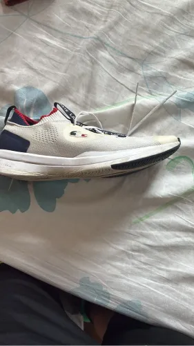 Vendo tênis Lacoste run spin confort