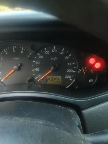 Ford Focus 1.8 16V 5P 2003