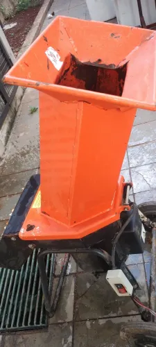 Vendo triturador de plantas e resto jardinagem