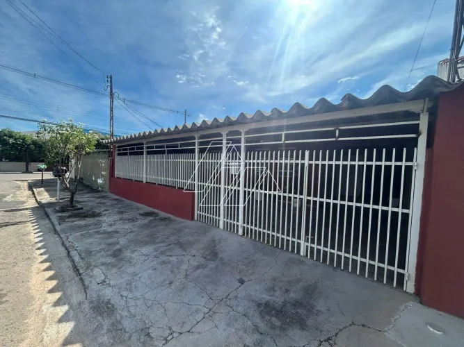Casa à Venda  3 Dormitórios com Suíte e Edícula  Jardim Esplanada, Marília/SP
