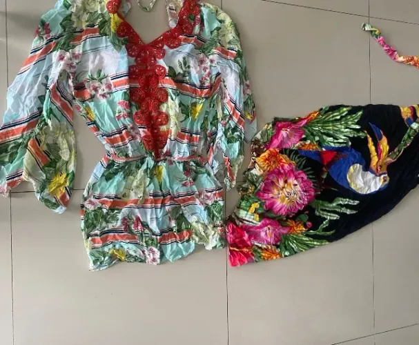 Peças de roupas para brechó 