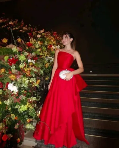 VENDE-SE roupa para formatura