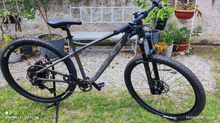 Bicicleta aro 29/12 velocidades Shimano Deore/ Tubeless