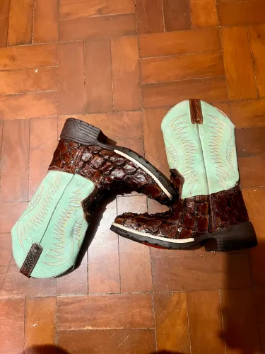 Bota texana  exótica pirarucu 