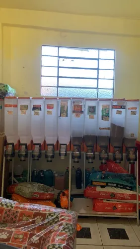 DISPENSER/EXPOSITOR DE RAÇÃO | R$ 850,00 CADA