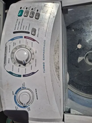 Máquina de lavar Electrolux com defeito