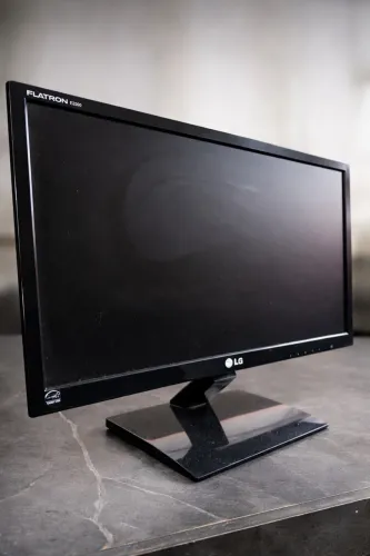 MONITOR PARA ESCRITÓRIO LG