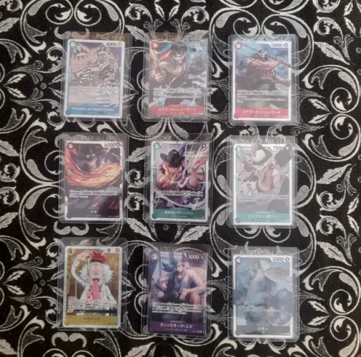 Cartas One Piece disponíveis para venda.
