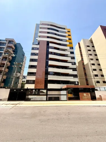 Imóvel para venda possui 156 metros quadrados com 3 quartos em Ponta Verde - Maceió - AL