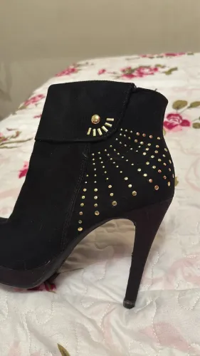 BOTA FEMININA DE SALTO 