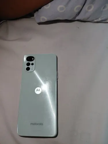 Smartphone Motorola G22, Usado 128GB de memória e 4GB de memória RAM