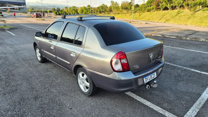 Renault Clio Sed. Privilège Hi-flex 1.6 16V 4P 2007