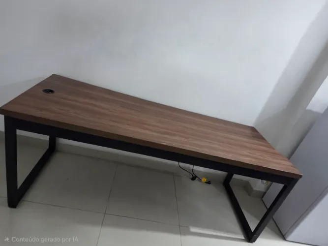 Mesa Escritório Madeira e Ferro 2x80cm