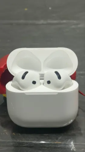 AirPods 4 com cancelamento de ruído