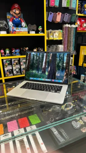 MacbooK Air M3 15`8GB 256GB - seminovo