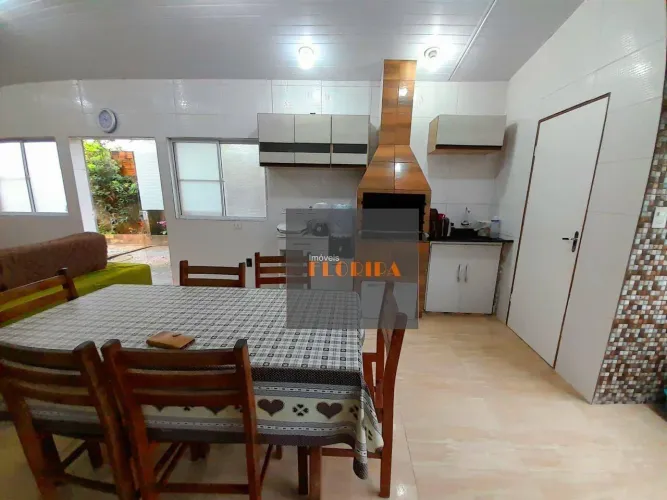 Casa com terreno de 402m² em rua tranquila na Armação do Pântano do Sul
