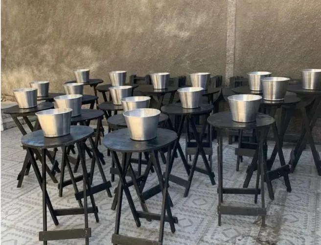 Mesa bistrô R$70 sou de Ramos rj entrego a combinar