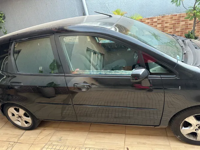 Honda Fit LX 1.4/ 1.4 Flex 8v/16v 5P Mec. 2004