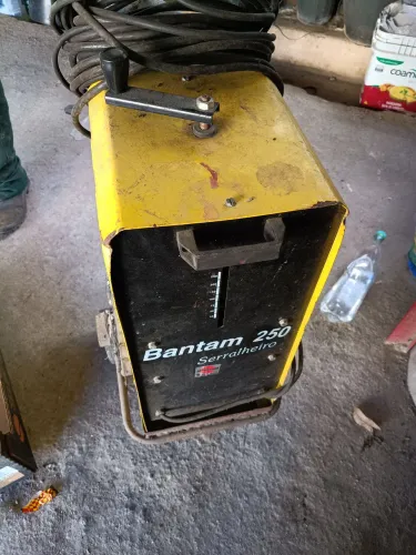 Vendo uma Máquina de solda bantan 250