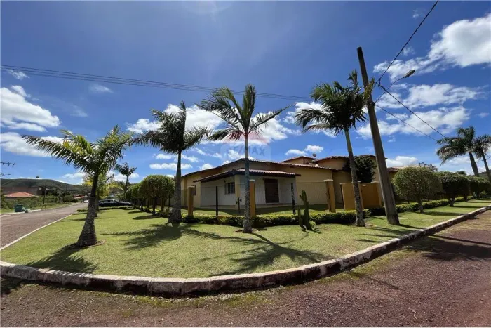Excelente casa para locação por R$ 11.000 no Ville Des Lacs