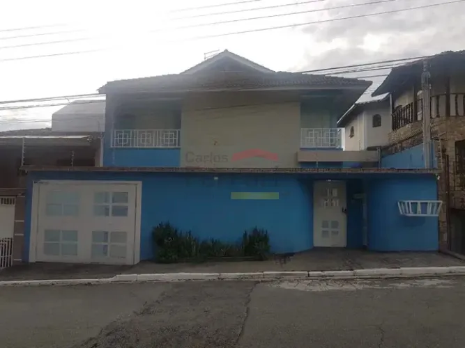 Sobrado á venda com 420m²