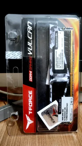 Memória Ram TeamGroup T-Force Vulcan 16GB (1X16) DDR4 3600MHz, TLPBD416G3600HC18J01