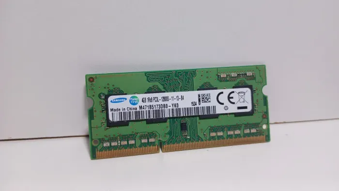 Memória RAM Samsung 4GB DDR3 1600MHz sodimm