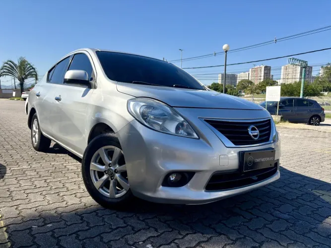 Nissan Versa SL 1.6 16V Flexstart 4P Mec. 2014