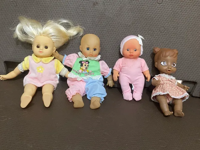 Lote com 4 Bonecas Antihas