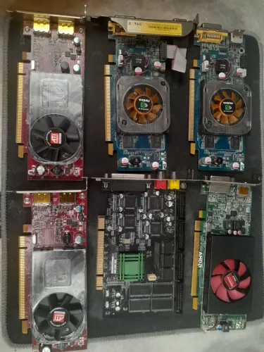 6 placas de vídeo variadas 100,00
