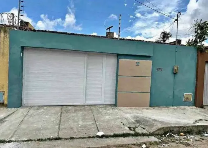 Vendo Casa com Urgência no Feira 7