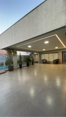 Casa mobiliada à venda/alugar na 110 sul no centro da Cidade.