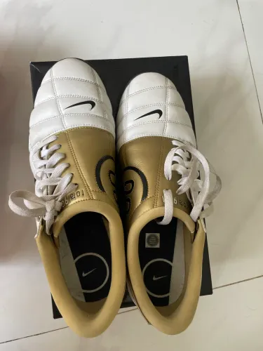 Tênis / chuteira Nike total 90 white metalic