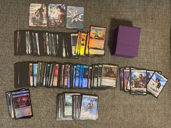 Magic: The Gathering - DECK BOX + BULK de 175 cards (100 Final Fantasy e outras coleções)