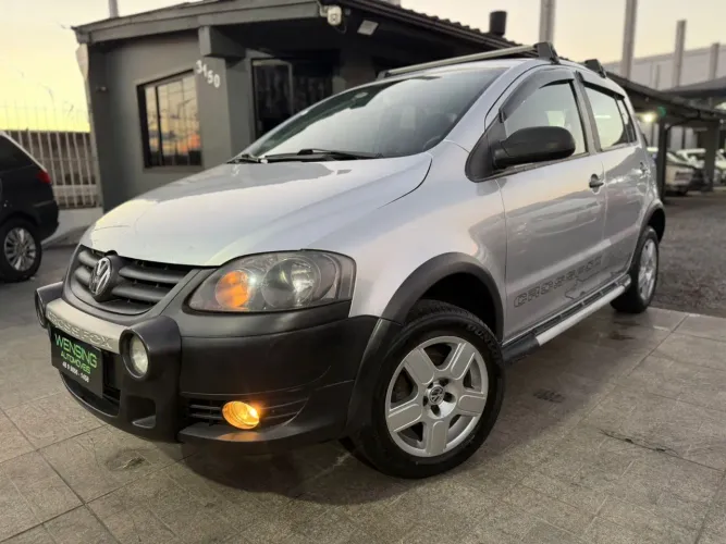 Volkswagen Crossfox 1.6 MI Total Flex 8V 5P 2009
