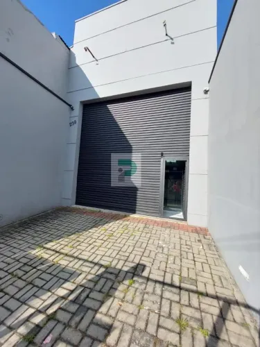 Salão Comercial para Venda em Mogi das Cruzes, Centro, 2 banheiros, 2 vagas
