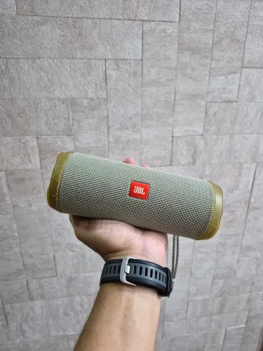 JBL Flip 4