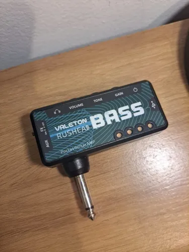 Amplificador de Fone Portátil p/ Guit e Baixo Valeton Rushhead Bass - Impecável