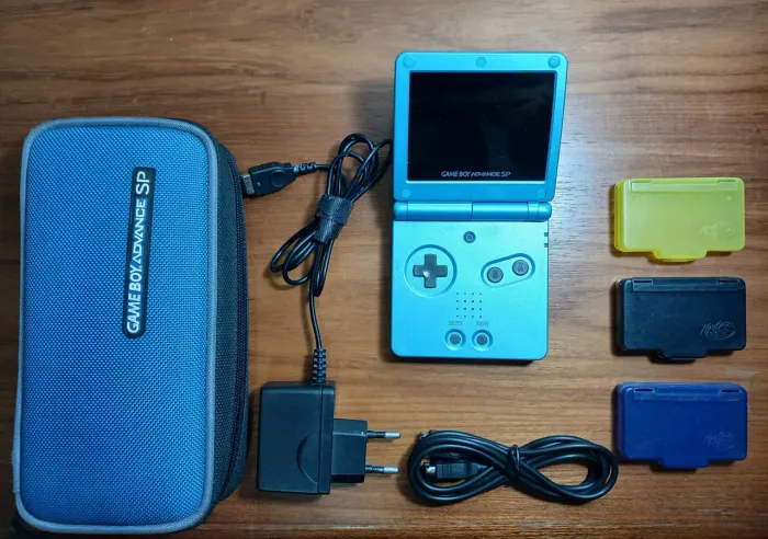 Gameboy Advance SP Surf Blue com tela IPSV5 + Bolsa original Nintendo e cabo Link