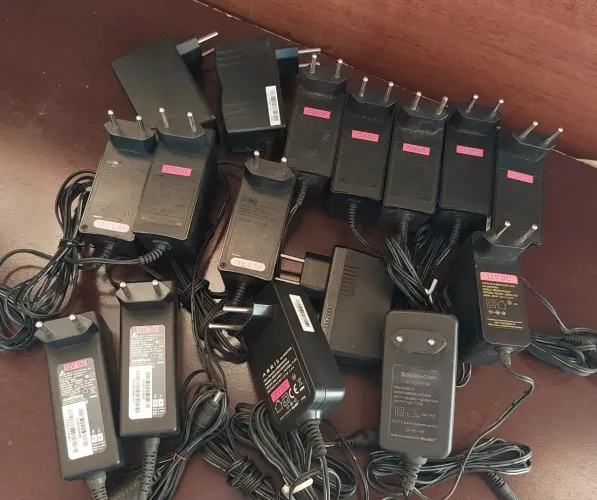 Carregador fonte de alimentação 12v 2,5ah 16un