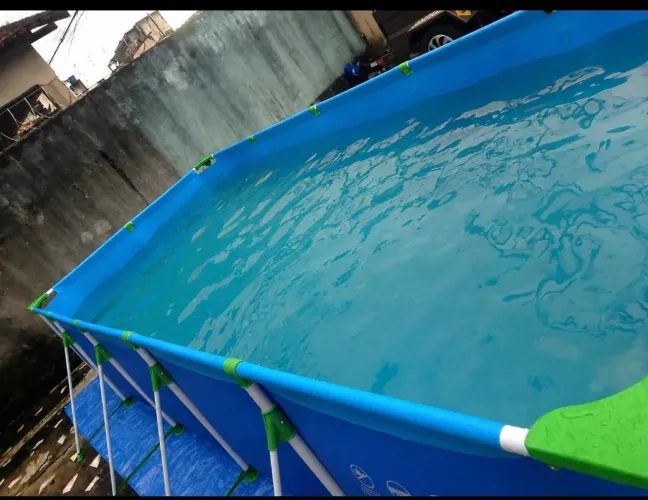 Piscina MOR 7.600L (estado de nova)
