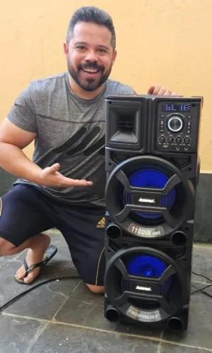 Amvox 1101 Duplo 8 Black 1100w de potencia.