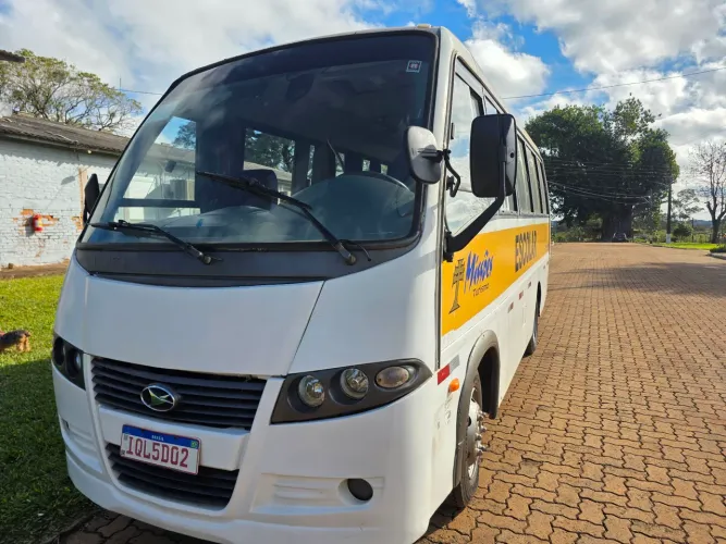 MICROÔNIBUS ESCOLAR VOLARE V8, 2010, 24Lug, MWM, FREIO A AR, EXCELENTE ESTADO.