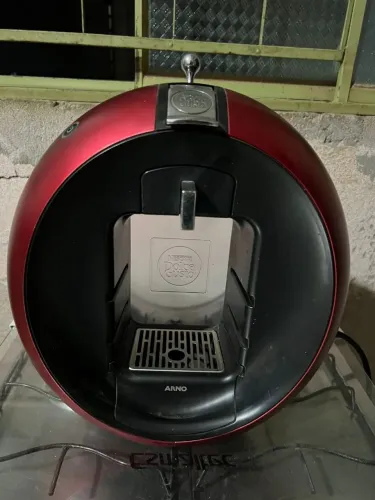 Cafeteira Expresso Nescafé Dolce Gusto 127V 