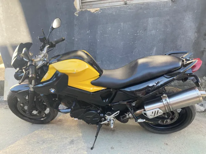 Moto muito nova